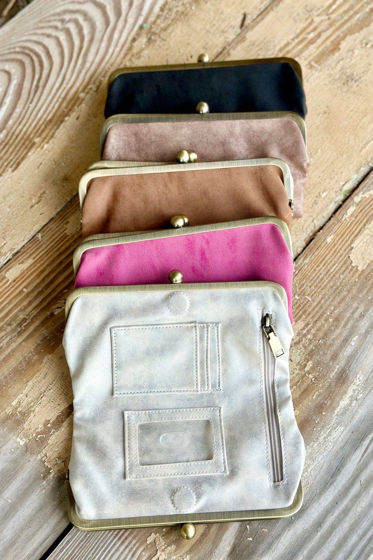 Karen Kiss Lock Clutch Bag: Tan